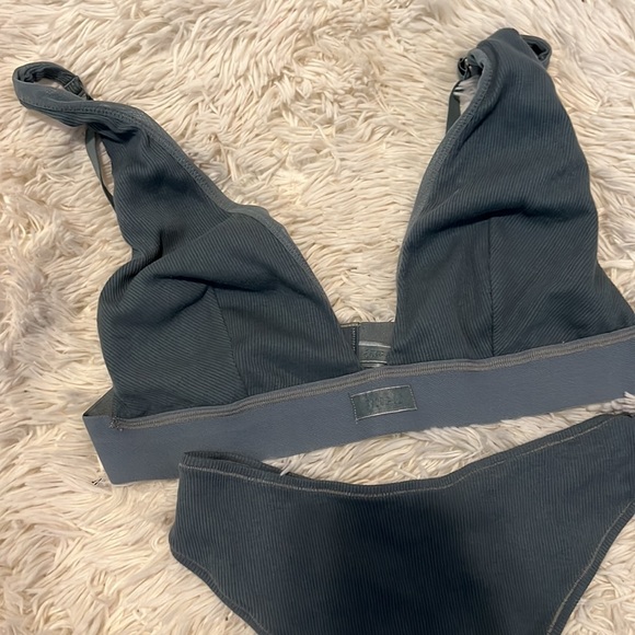 Skins kynite rib set Brallete and thong set - Picture 2 of 5